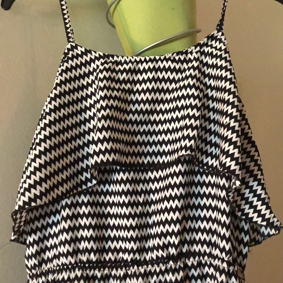 Black and white dress - Picture 2 of 4